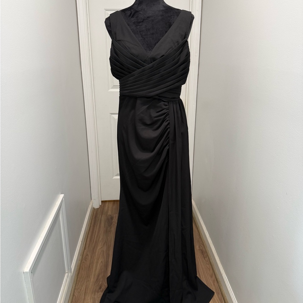 Sophisticated Black Maxi Dress